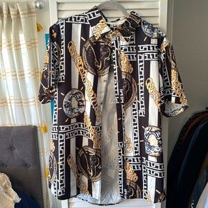 Daupanzees black, white & gold, chain-link graphic button up short sleeve shirt